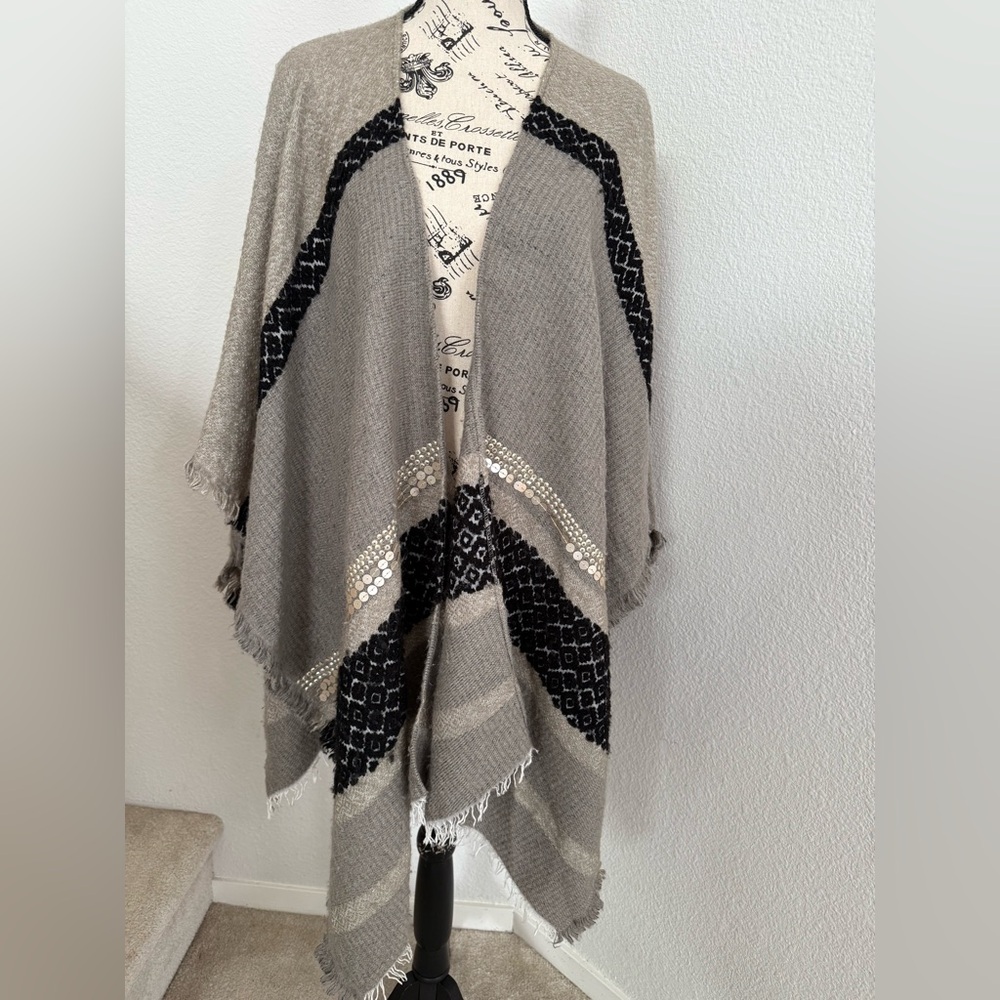 Gray and Black Patterned Shawl